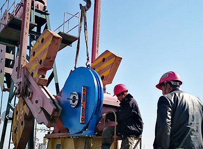 創(chuàng)新形成了抽油機(jī)半直驅(qū)采油技術(shù)，**了系統(tǒng)能耗減少了維護(hù)工作量，提高了**性